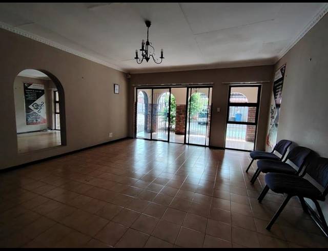 3 BEDROOM HOUSE FOR SALE IN KARENPARK